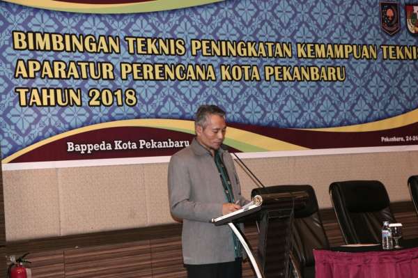Buka Penyuluhan Bahasa Indonesia Badan Publik, Ayat: Mari Bangga Berbahasa Indonesia